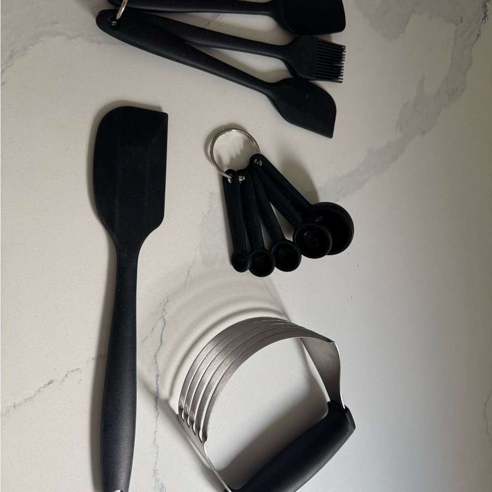 Black Kitchen Utensil Set